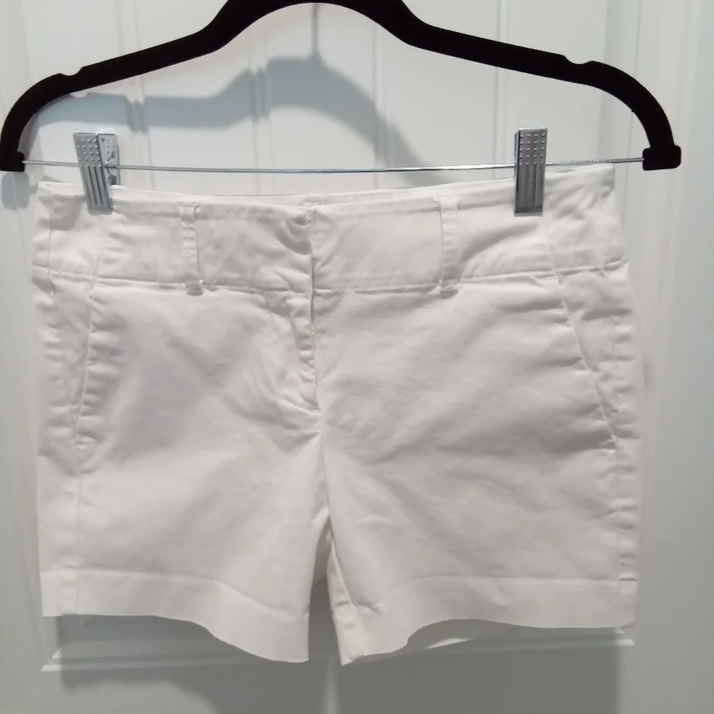 Ann Taylor Petite Size 2 P. Women's White Casual Shorts